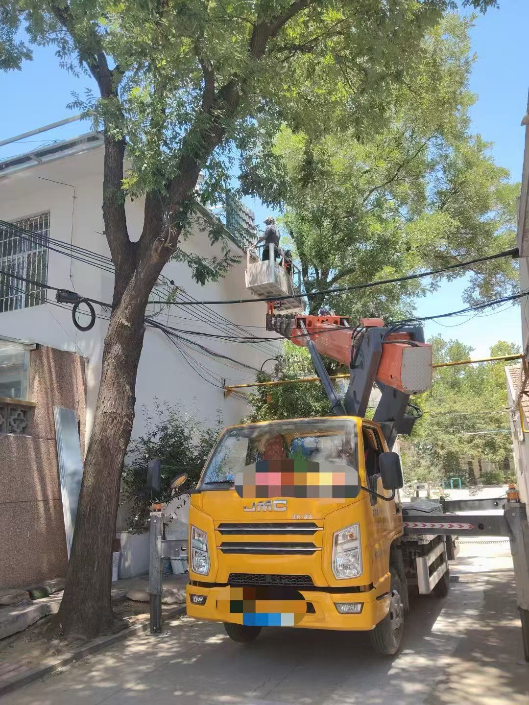 沂水县高空作业车能吊装重物吗？最大承载多少公斤？